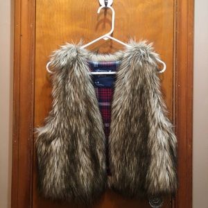 ⭐️SOLD⭐️ American Eagle Outfitters Faux Fur Vest